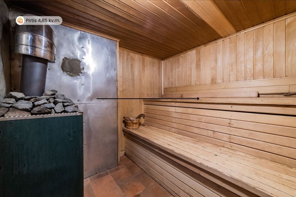 Parduodamas erdvus mūrinis gyvenamasis namas prie Bubių tvenkinio, Šiaulių r., Jakštaičių k., Saulėtekio g.10