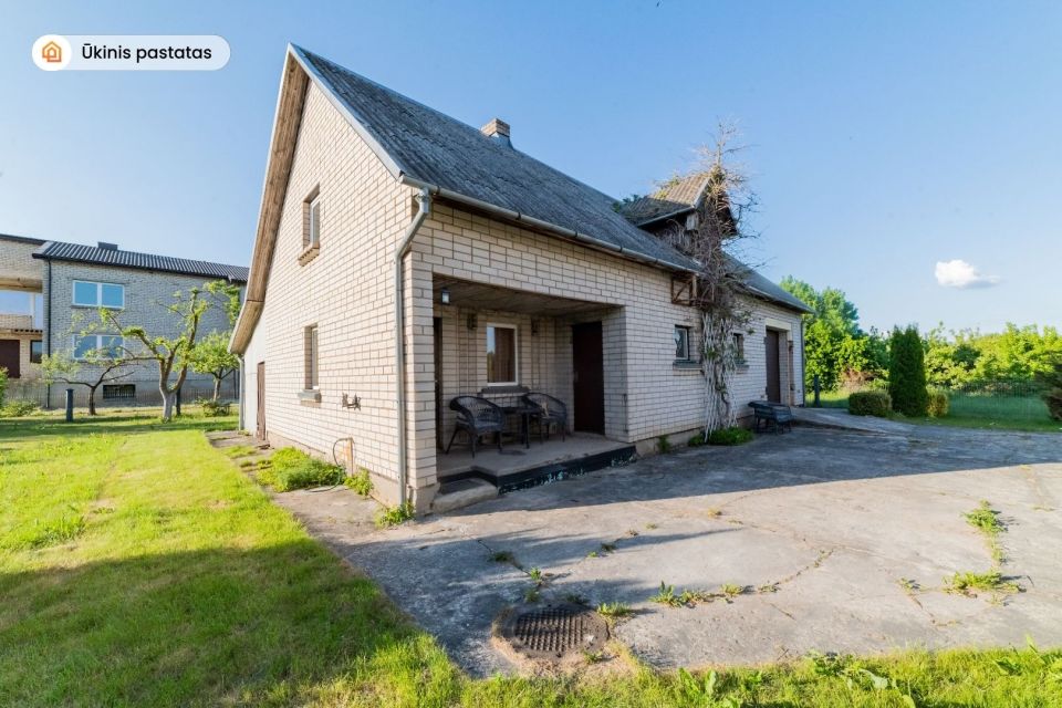 Parduodamas erdvus mūrinis namas Gaudžiočių g. 44, Naujojoje Akmenėje