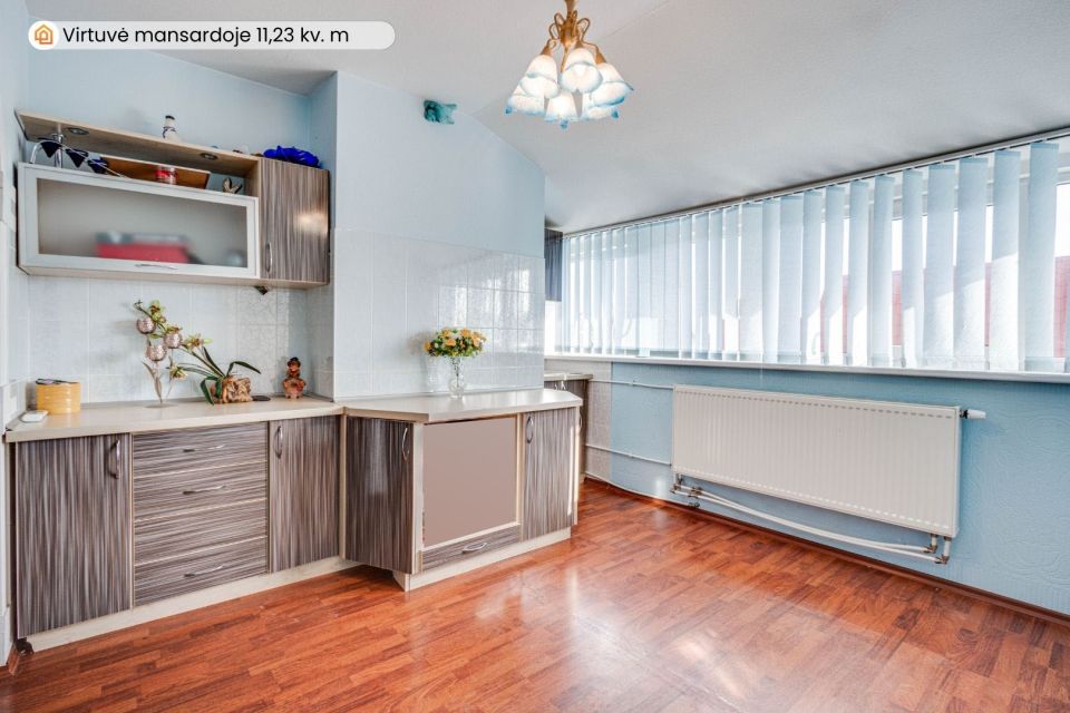 Parduodamas erdvus, mūrinis namas su 29,30 arų žemės sklypu Pievų g., Tytuvėnuose