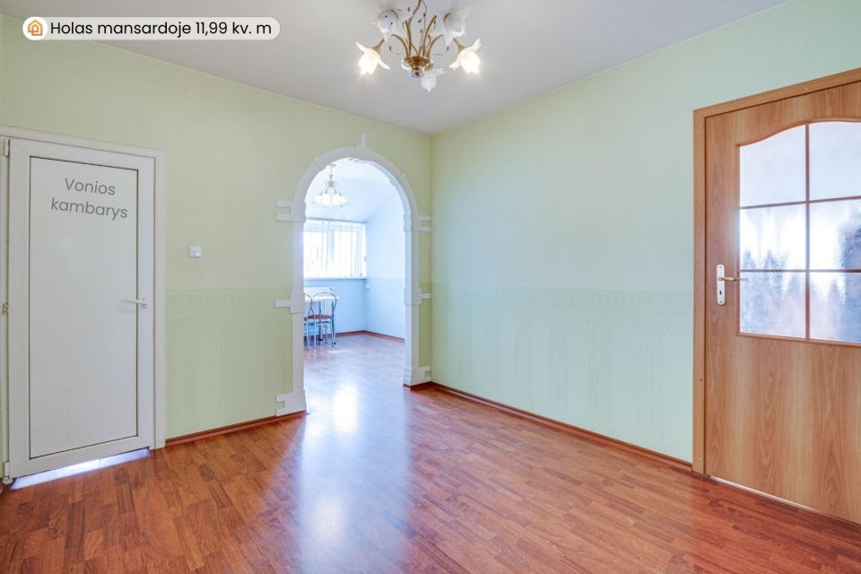 Parduodamas erdvus, mūrinis namas su 29,30 arų žemės sklypu Pievų g., Tytuvėnuose