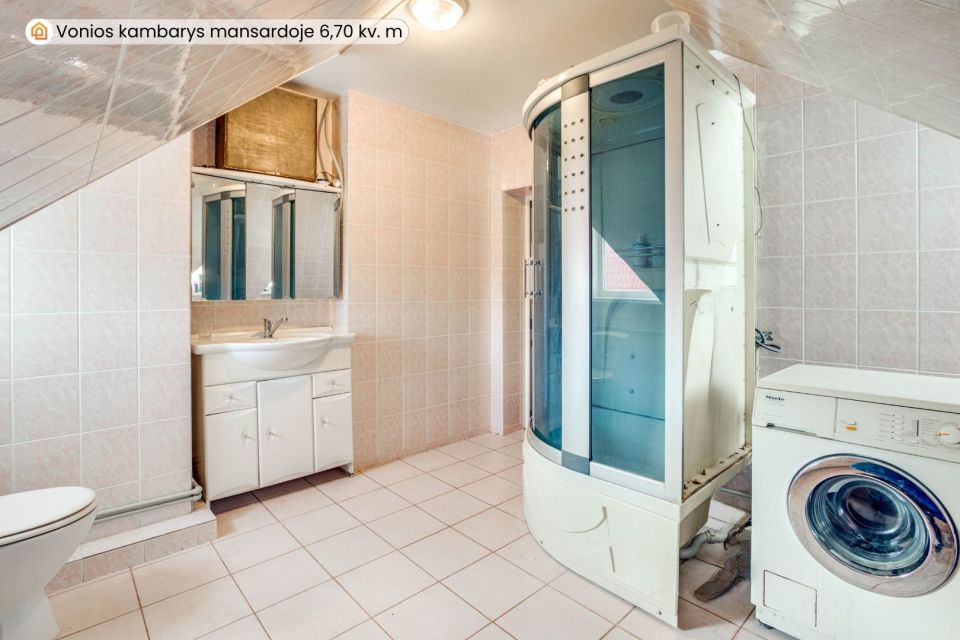 Parduodamas erdvus, mūrinis namas su 29,30 arų žemės sklypu Pievų g., Tytuvėnuose