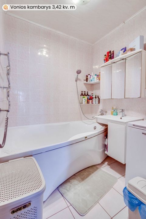 Parduodamas erdvus, mūrinis namas su 29,30 arų žemės sklypu Pievų g., Tytuvėnuose