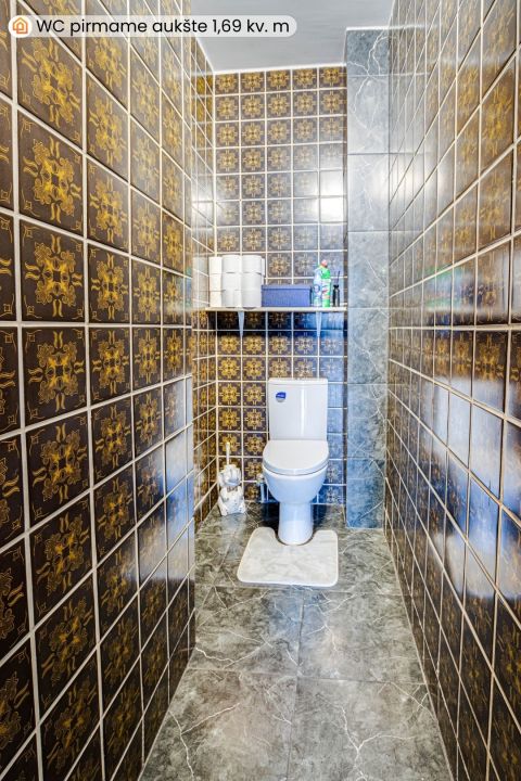 Parduodamas erdvus, mūrinis namas su 29,30 arų žemės sklypu Pievų g., Tytuvėnuose