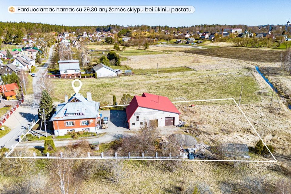 Parduodamas erdvus, mūrinis namas su 29,30 arų žemės sklypu Pievų g., Tytuvėnuose