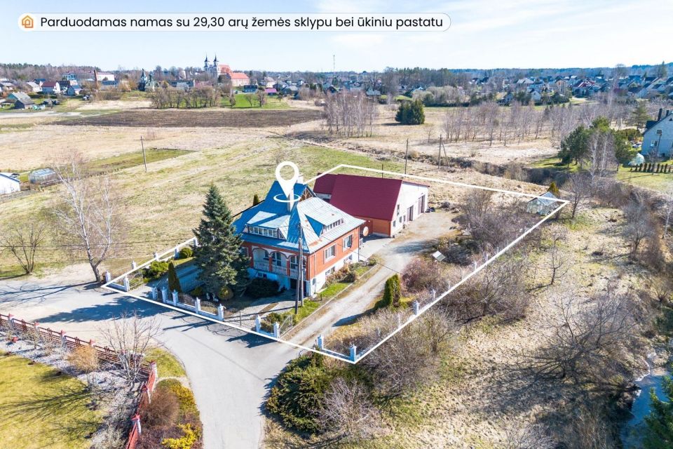 Parduodamas erdvus, mūrinis namas su 29,30 arų žemės sklypu Pievų g., Tytuvėnuose