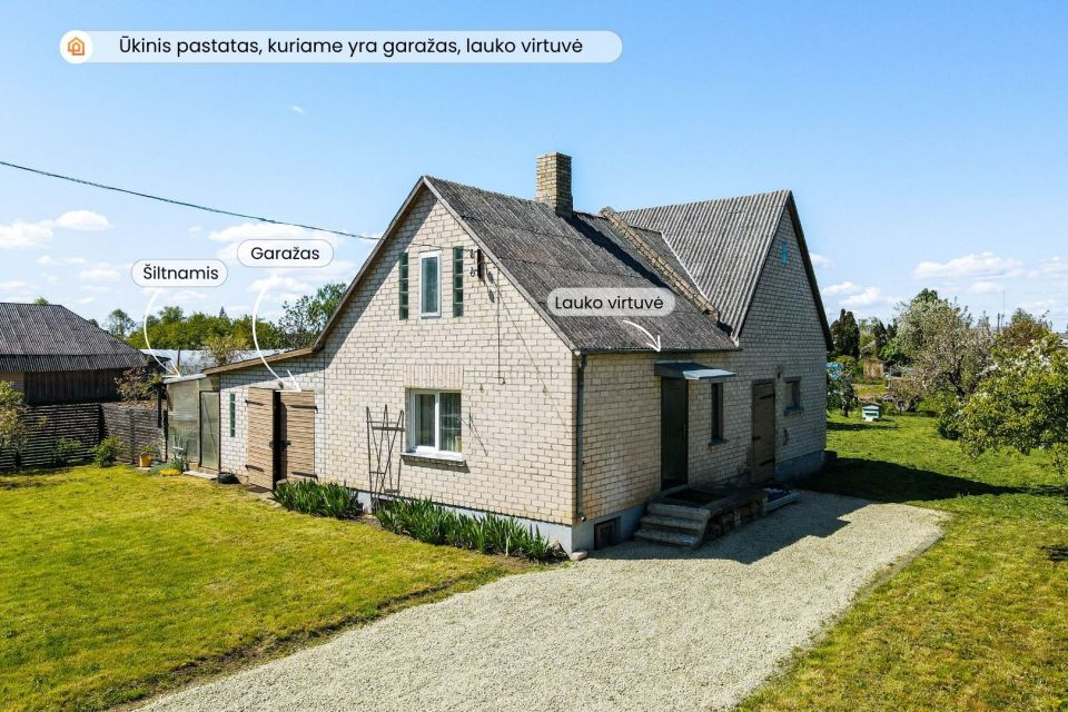 Parduodamas erdvus, mūrinis namas su 38 arų žemės sklypu Parko g., Skaistgirio mstl., Joniškio r.