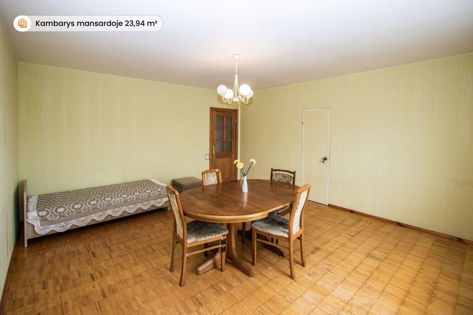 Parduodamas erdvus, pilnai įrengtas 316 m&sup2; ploto, 2 auk&scaron;tų mūrinis gyvenamasis namas su pusrūsiu ir ūkiniais pastatais Mažeikiuose, Kūlupio g.