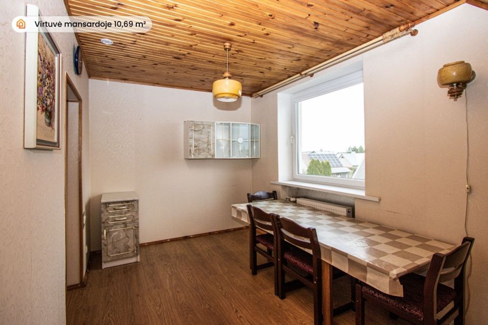 Parduodamas erdvus, pilnai įrengtas 316 m&sup2; ploto, 2 auk&scaron;tų mūrinis gyvenamasis namas su pusrūsiu ir ūkiniais pastatais Mažeikiuose, Kūlupio g.