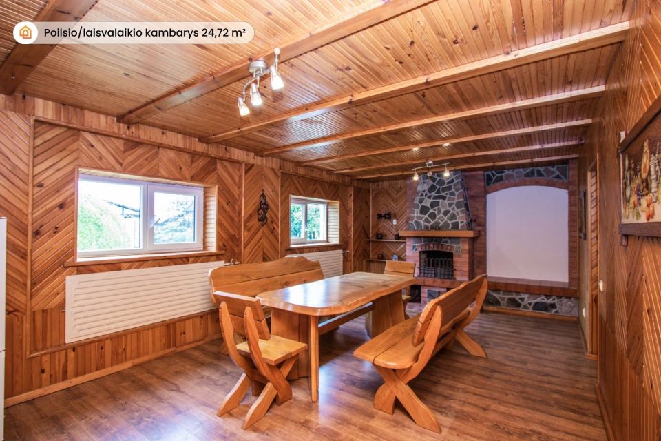 Parduodamas erdvus, pilnai įrengtas 316 m&sup2; ploto, 2 auk&scaron;tų mūrinis gyvenamasis namas su pusrūsiu ir ūkiniais pastatais Mažeikiuose, Kūlupio g.