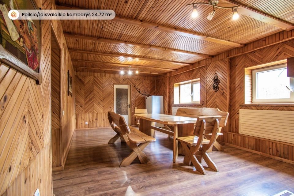 Parduodamas erdvus, pilnai įrengtas 316 m&sup2; ploto, 2 auk&scaron;tų mūrinis gyvenamasis namas su pusrūsiu ir ūkiniais pastatais Mažeikiuose, Kūlupio g.