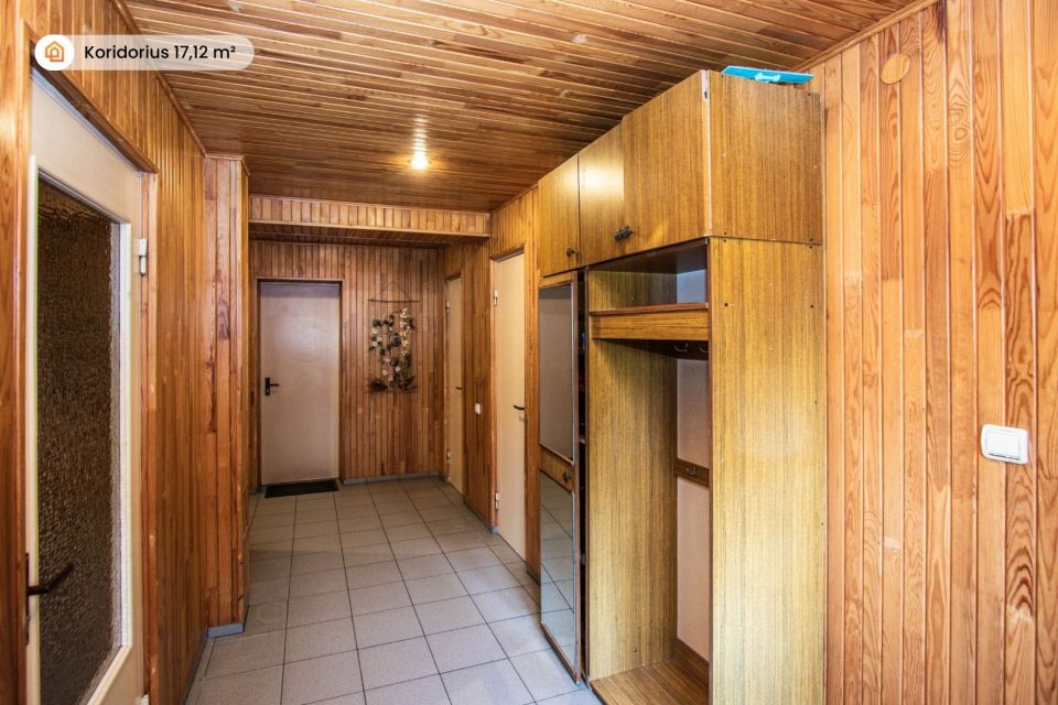 Parduodamas erdvus, pilnai įrengtas 316 m&sup2; ploto, 2 auk&scaron;tų mūrinis gyvenamasis namas su pusrūsiu ir ūkiniais pastatais Mažeikiuose, Kūlupio g.