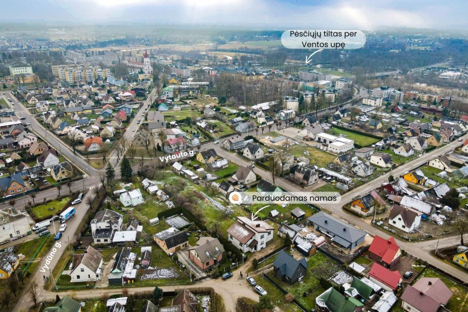 Parduodamas erdvus, pilnai įrengtas namas Vydūno g., Kuršėnuose.