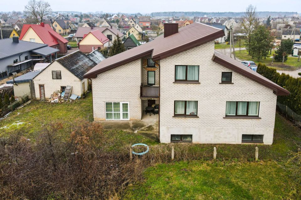 Parduodamas erdvus, pilnai įrengtas namas Vydūno g., Kuršėnuose.