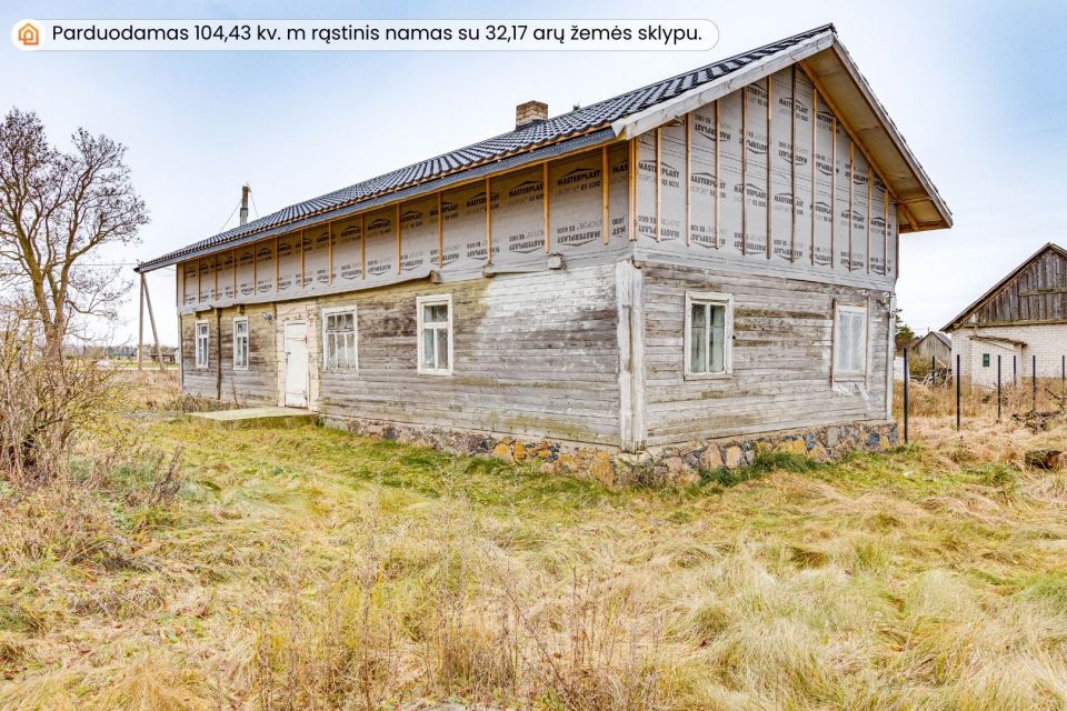 Parduodamas erdvus, rąstinis namas su 32,17 arų žemės sklypu Pakruojo r., Laipu&scaron;kių k.