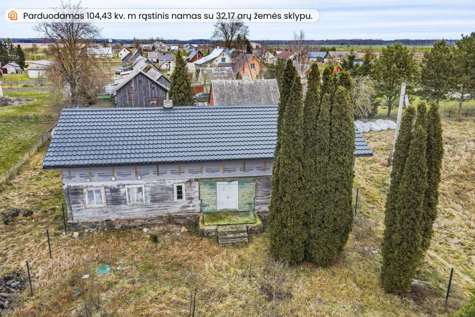 Parduodamas erdvus, rąstinis namas su 32,17 arų žemės sklypu Pakruojo r., Laipu&scaron;kių k.