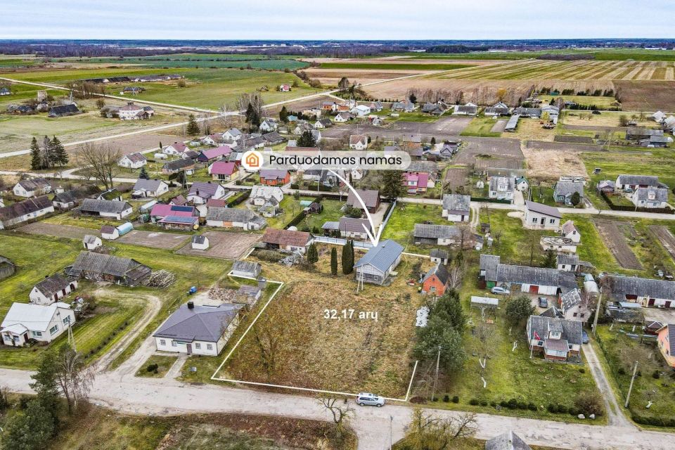 Parduodamas erdvus, rąstinis namas su 32,17 arų žemės sklypu Pakruojo r., Laipu&scaron;kių k.