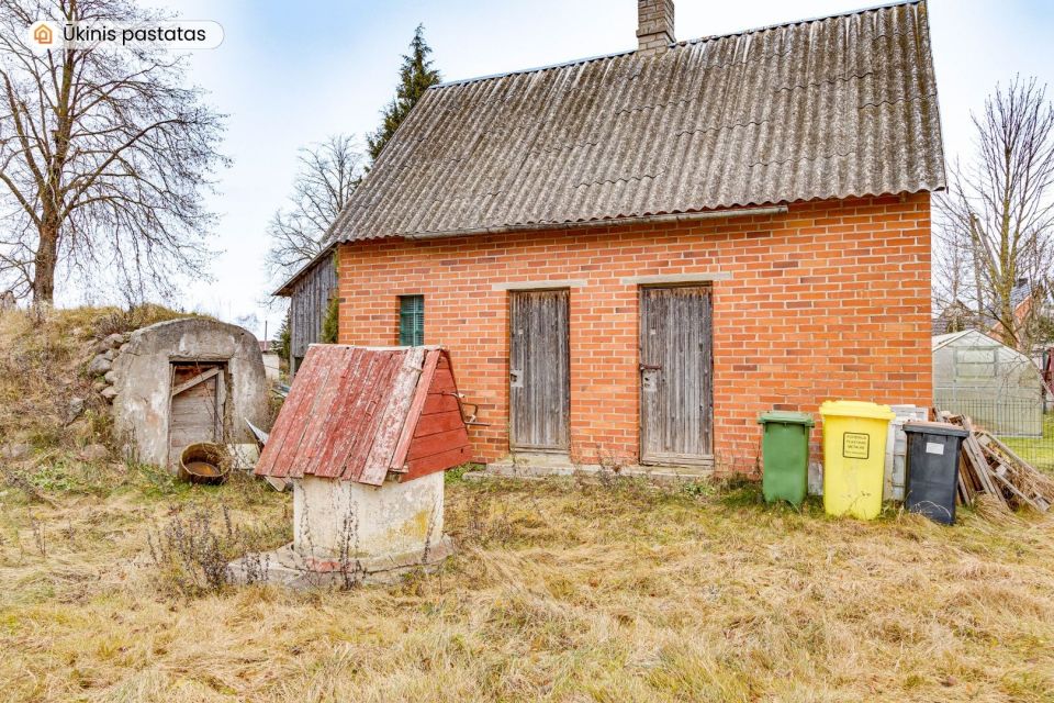 Parduodamas erdvus, rąstinis namas su 32,17 arų žemės sklypu Pakruojo r., Laipu&scaron;kių k.