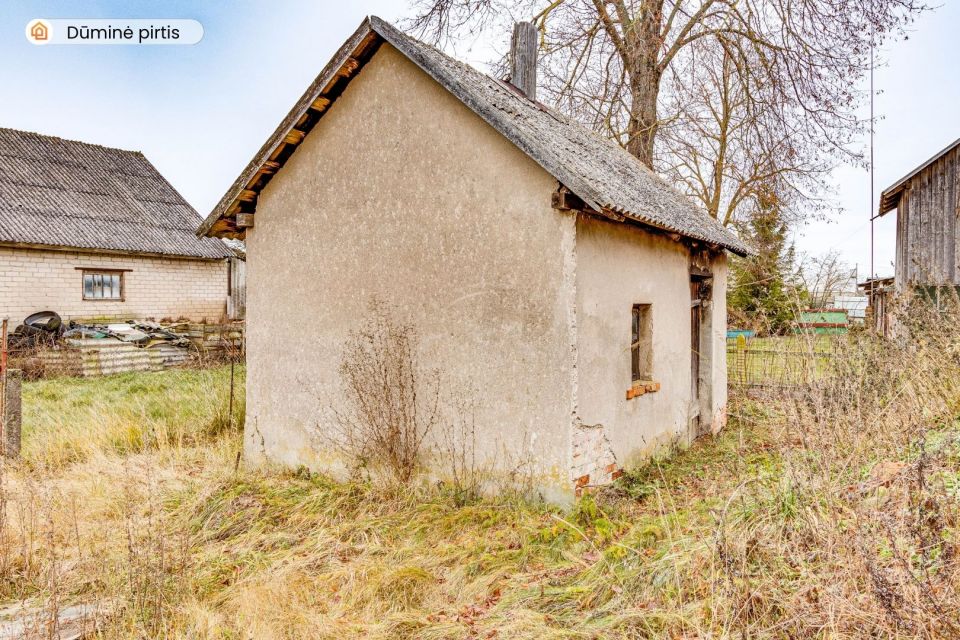 Parduodamas erdvus, rąstinis namas su 32,17 arų žemės sklypu Pakruojo r., Laipu&scaron;kių k.