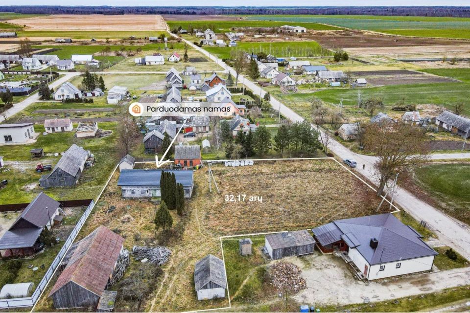 Parduodamas erdvus, rąstinis namas su 32,17 arų žemės sklypu Pakruojo r., Laipu&scaron;kių k.