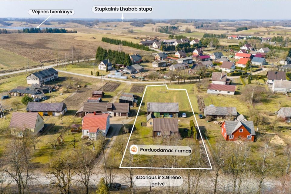Parduodamas rąstinis gyvenamasis namas su 29 arų sklypu, Kelmės r. Kražių mstl., S.Dariaus ir S.Girėno g. 7