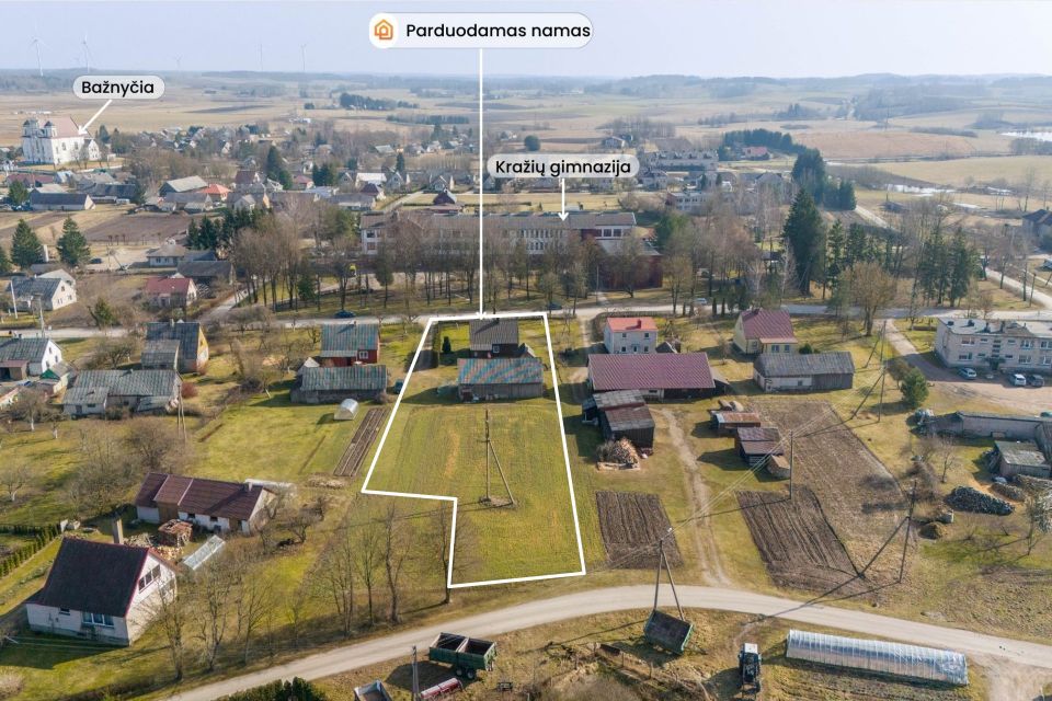 Parduodamas rąstinis gyvenamasis namas su 29 arų sklypu, Kelmės r. Kražių mstl., S.Dariaus ir S.Girėno g. 7