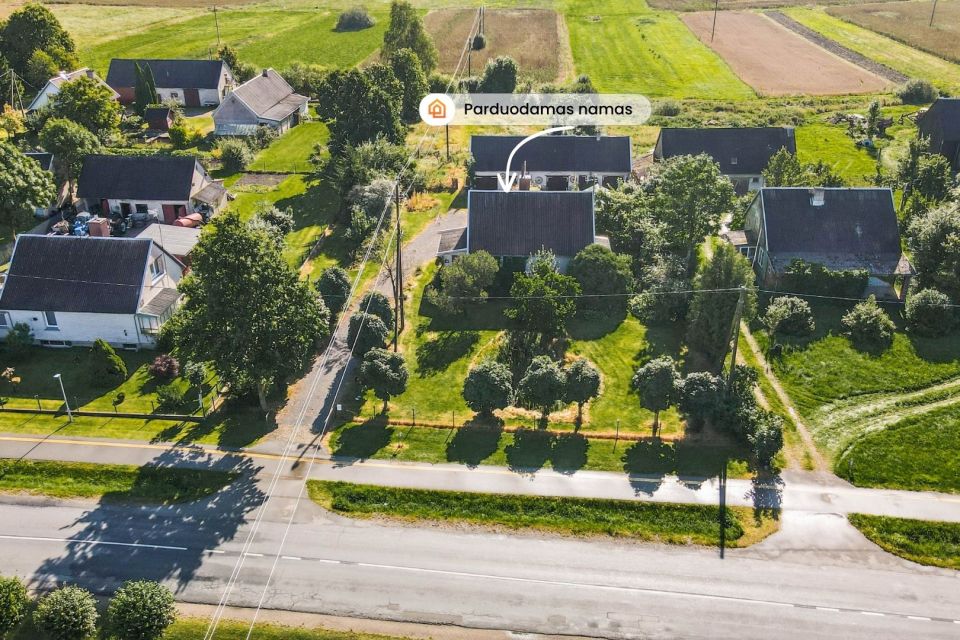 Parduodamas gyvenamasis namas Skuodo r., Lenkimų miestelyje, S. Daukanto gatvėje, su 30 arų žemės sklypu
