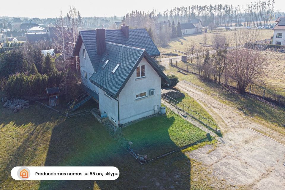 Parduodamas gyvenamasis namas su 55 arų namų valdos sklypu, adresu Atgimimo g., Teleičių k., Kauno rajonas.