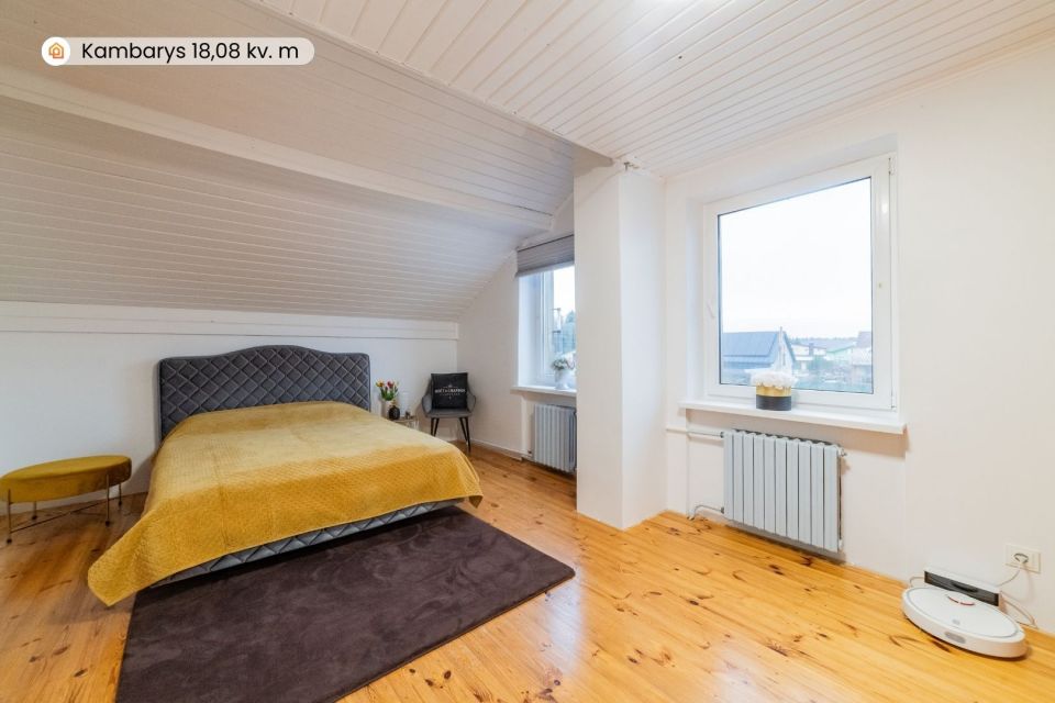 Parduodamas išskirtinio išplanavimo, kokybiškomis medžiagomis įrengtas namas Noreikių k., Šiaulių r.