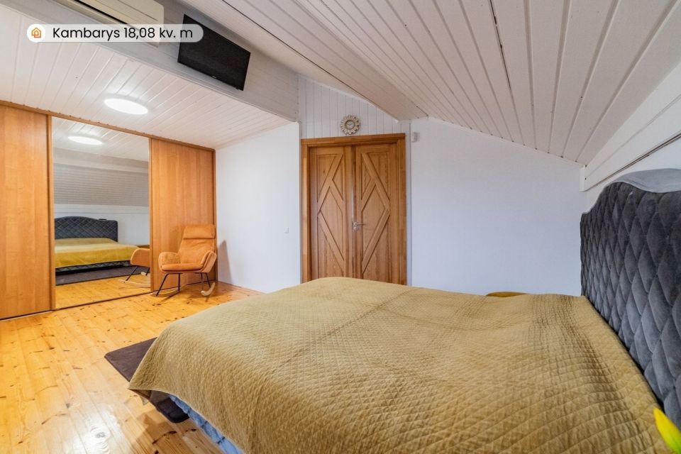 Parduodamas išskirtinio išplanavimo, kokybiškomis medžiagomis įrengtas namas Noreikių k., Šiaulių r.