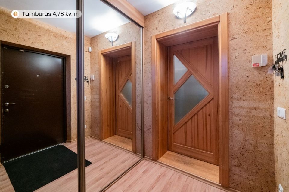 Parduodamas išskirtinio išplanavimo, kokybiškomis medžiagomis įrengtas namas Noreikių k., Šiaulių r.