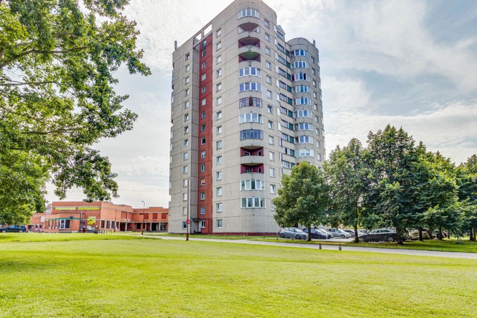 Parduodamas itin erdvus 3 kambarių butas &Scaron;iauliuose, Lyros g., pro kurio langus atsiveria plati miesto panorama!