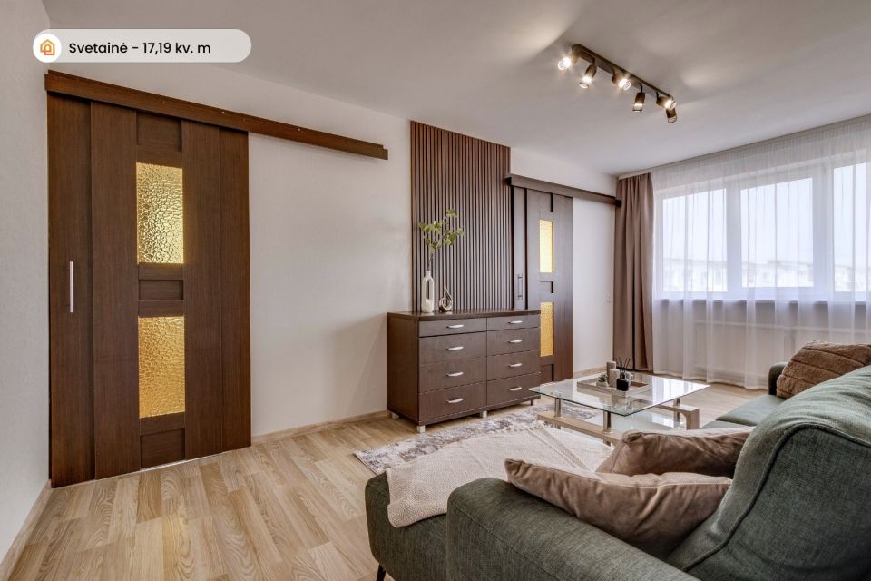 Parduodamas jaukus 3 kambarių butas miesto centre Šiauliuose, Dubijos g. 31.