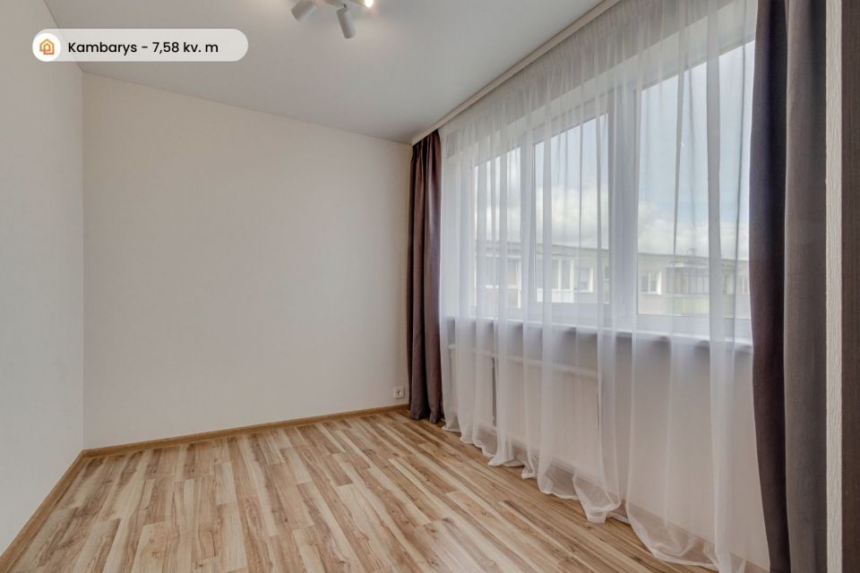 Parduodamas jaukus 3 kambarių butas miesto centre Šiauliuose, Dubijos g. 31.