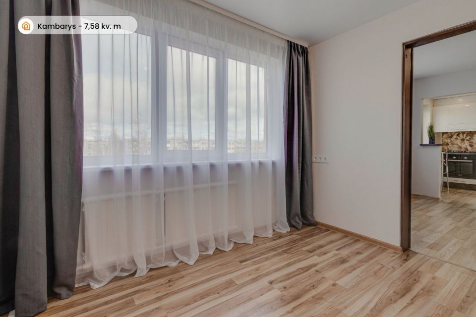Parduodamas jaukus 3 kambarių butas miesto centre Šiauliuose, Dubijos g. 31.