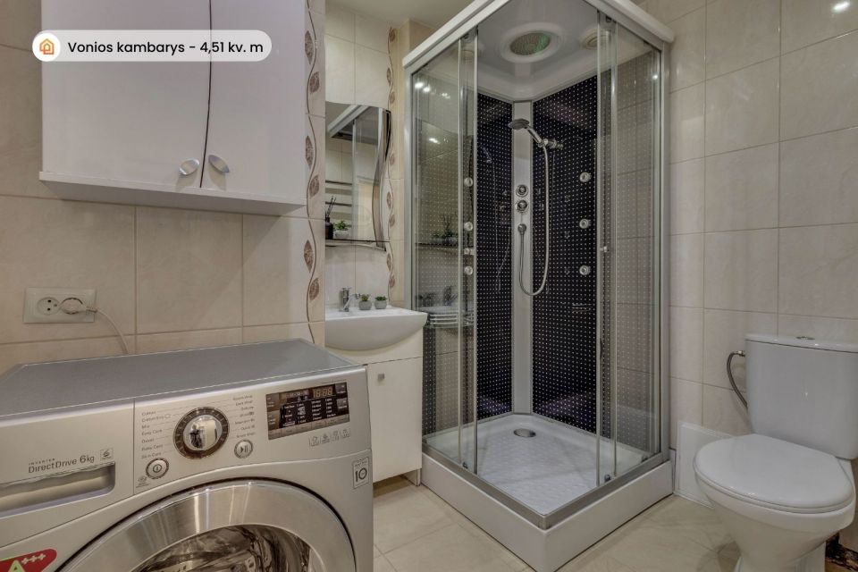 Parduodamas jaukus 3 kambarių butas miesto centre Šiauliuose, Dubijos g. 31.