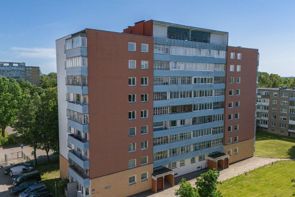Parduodamas jaukus, šviesus ir tvarkingas 1 kambario butas Baltijos pr. 33, Klaipėdoje.