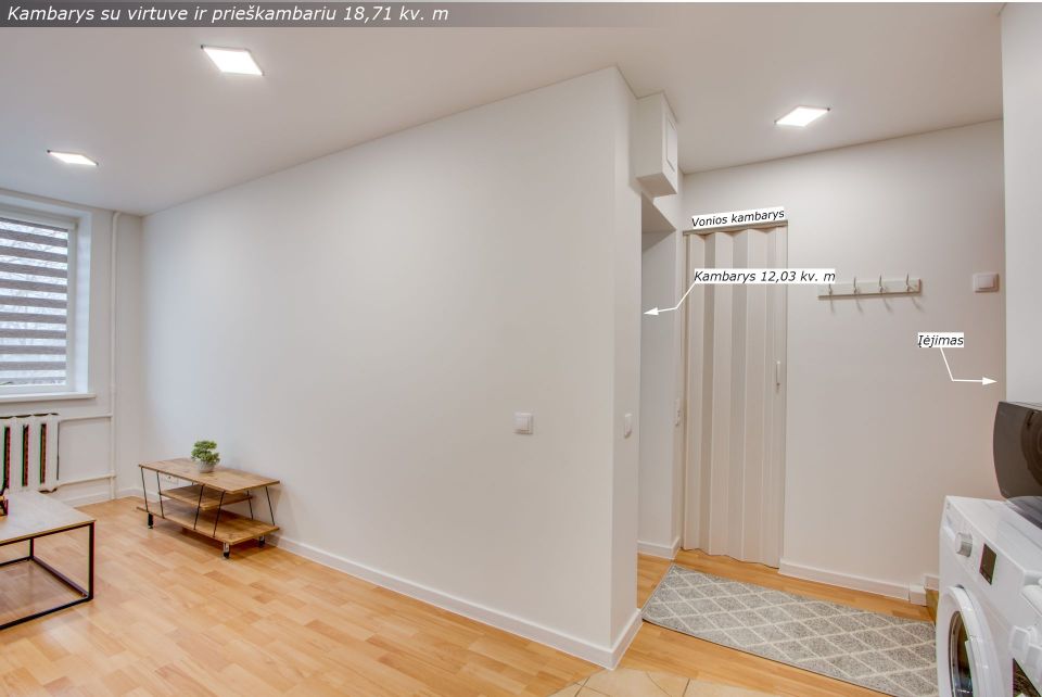 Parduodamas jaukus, tvarkingas 2 kambarių butas bendrabučio tipo name Žemaitės g. 104, Šiauliai.