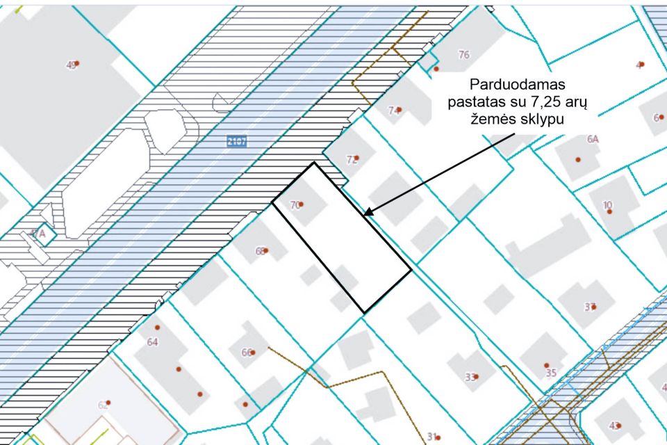 Parduodamas komercinės paskirties pastatas su 7,25 arų žemės sklypu, Kelmės miesto centre Vytauto Didžiojo g.
