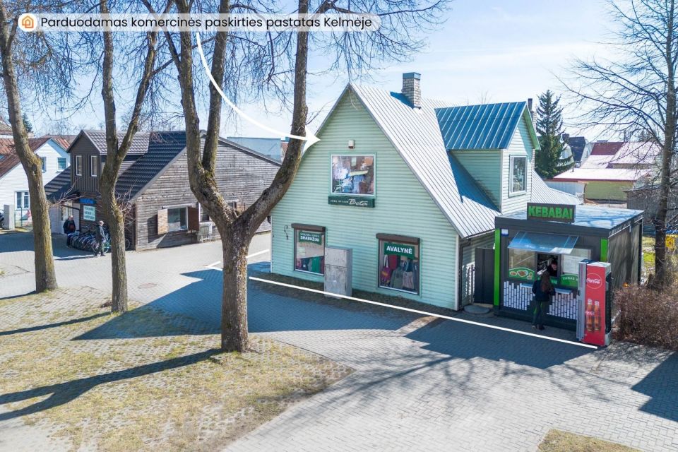 Parduodamas komercinės paskirties pastatas su 7,25 arų žemės sklypu, Kelmės miesto centre Vytauto Didžiojo g.