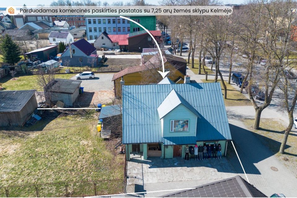 Parduodamas komercinės paskirties pastatas su 7,25 arų žemės sklypu, Kelmės miesto centre Vytauto Didžiojo g.