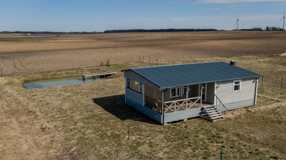 Parduodamas mobilus namelis su 13,42 arų žemės sklypu, Kretingos r. sav., Vydmantų sen. Kiauleikių k., Baltijos aklg.