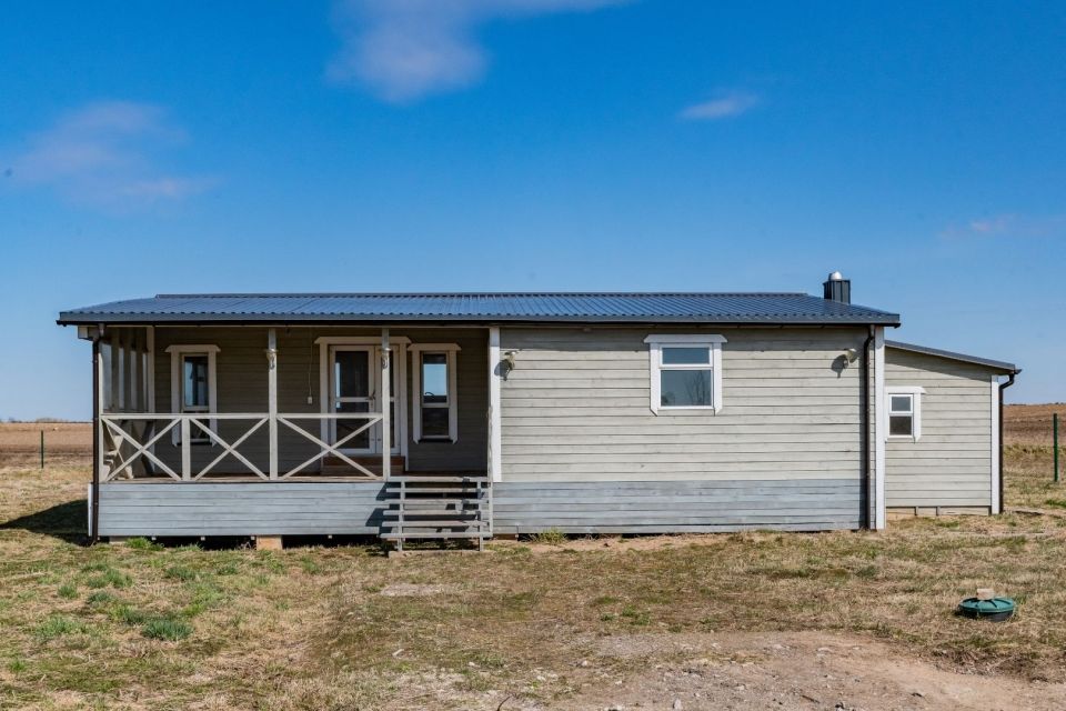 Parduodamas mobilus namelis su 13,42 arų žemės sklypu, Kretingos r. sav., Vydmantų sen. Kiauleikių k., Baltijos aklg.