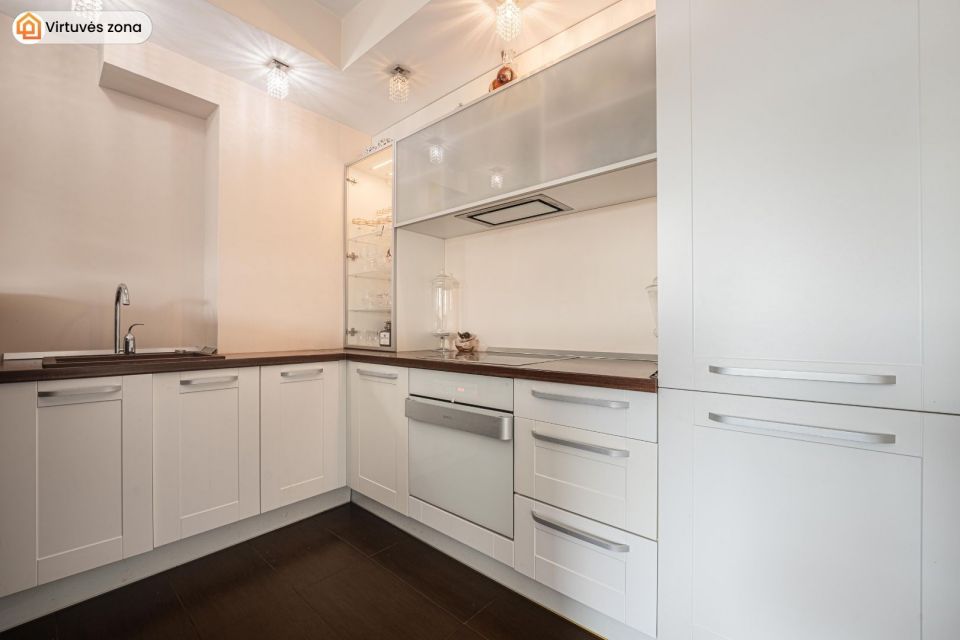 Parduodamas modernus 66,92 m&sup2; ploto, 3 kambarių butas strategi&scaron;koje Klaipėdos vietoje, Birutės g. 22,  &scaron;alia prekybos centro &bdquo;Akropolis"