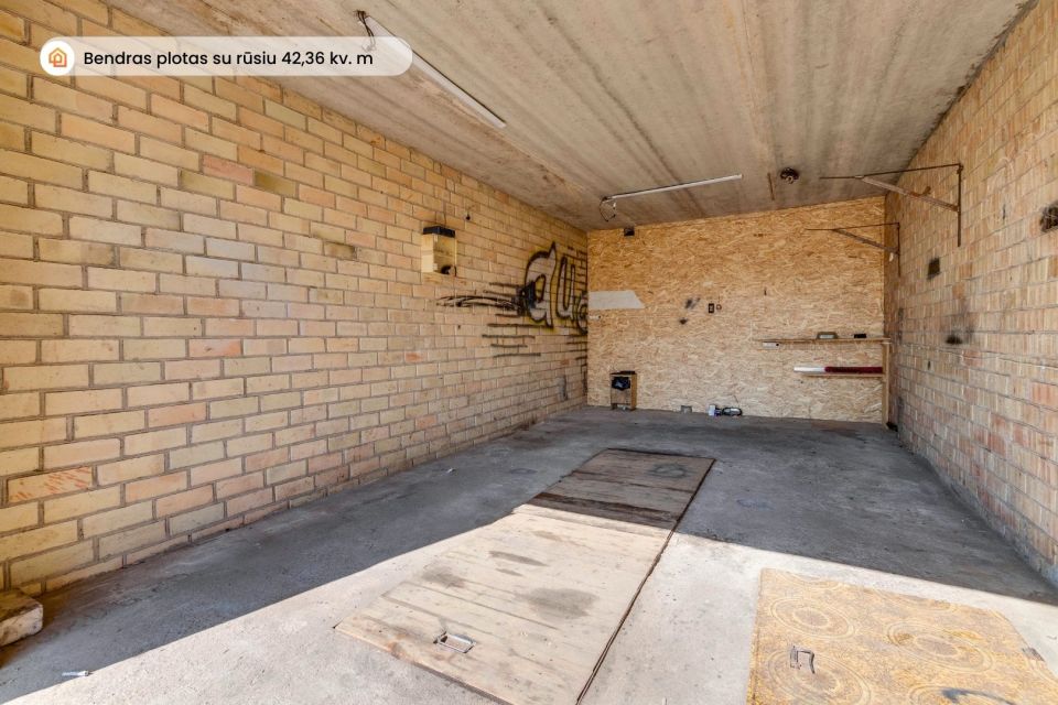 Parduodamas mūrinis 42,36 kv. m ploto garažas &Scaron;iauliuose