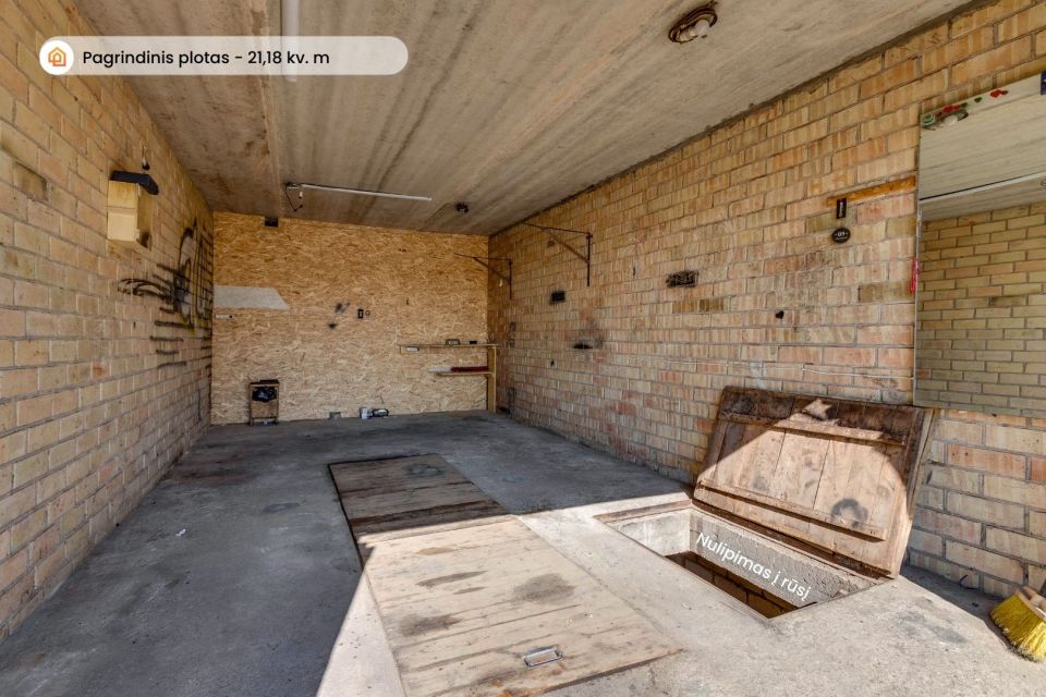 Parduodamas mūrinis 42,36 kv. m ploto garažas &Scaron;iauliuose