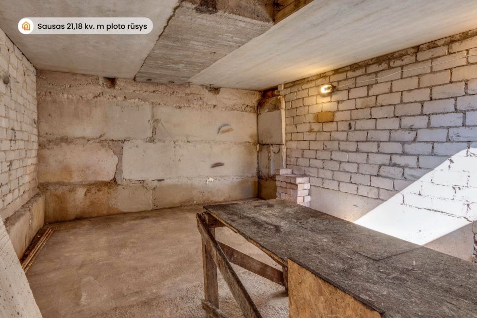 Parduodamas mūrinis 42,36 kv. m ploto garažas &Scaron;iauliuose