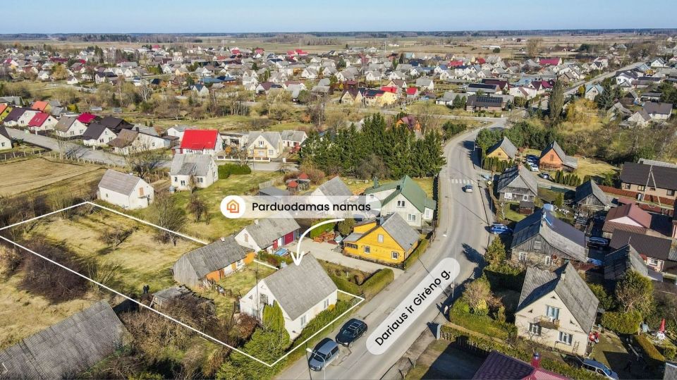 Parduodamas mūrinis gyvenamasis namas Dariaus ir Girėno g., Viek&scaron;niuose, Mažeikių r., su 17 arų žemės sklypu.