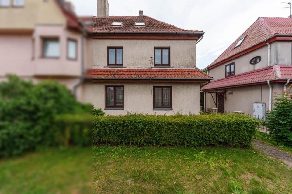 Parduodamas namas Klaipėdoje - gyvenamasis mūrinis namas su garažu ir 4,87 a sklypu pačiame Klaipėdos centre H. Manto g. 82A!