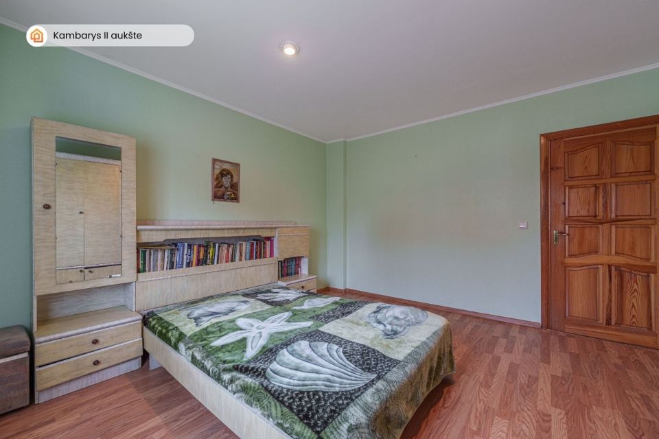 Parduodamas namas Klaipėdoje - gyvenamasis mūrinis namas su garažu ir 4,87 a sklypu pačiame Klaipėdos centre H. Manto g. 82A!