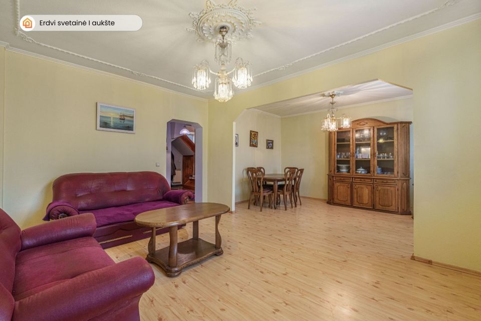 Parduodamas namas Klaipėdoje - gyvenamasis mūrinis namas su garažu ir 4,87 a sklypu pačiame Klaipėdos centre H. Manto g. 82A!